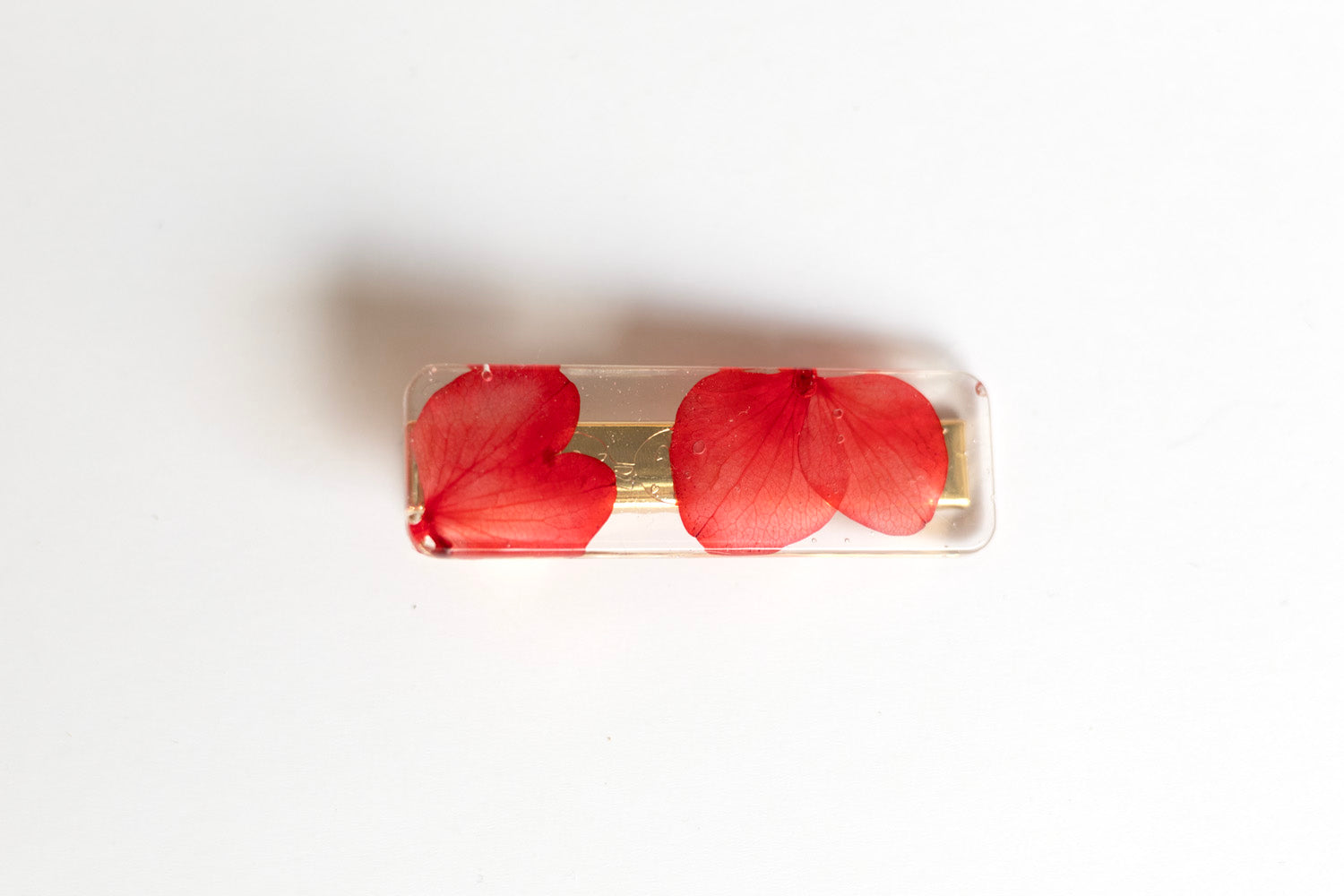 Straight barrette with dried flowers