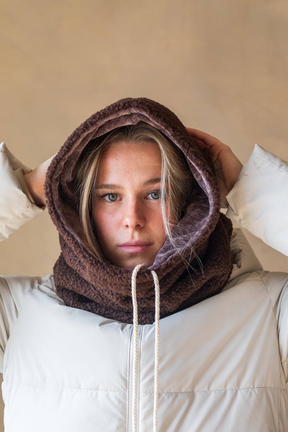 Reversible hooded fleece collar