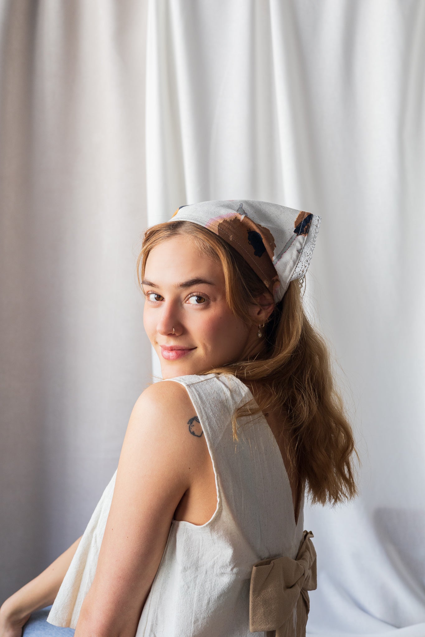 Bandana en lin à bordure dentelle