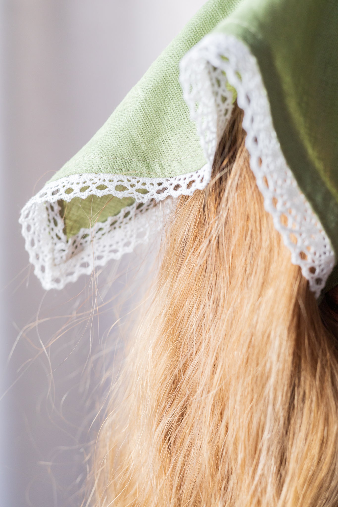 Bandana en lin à bordure dentelle