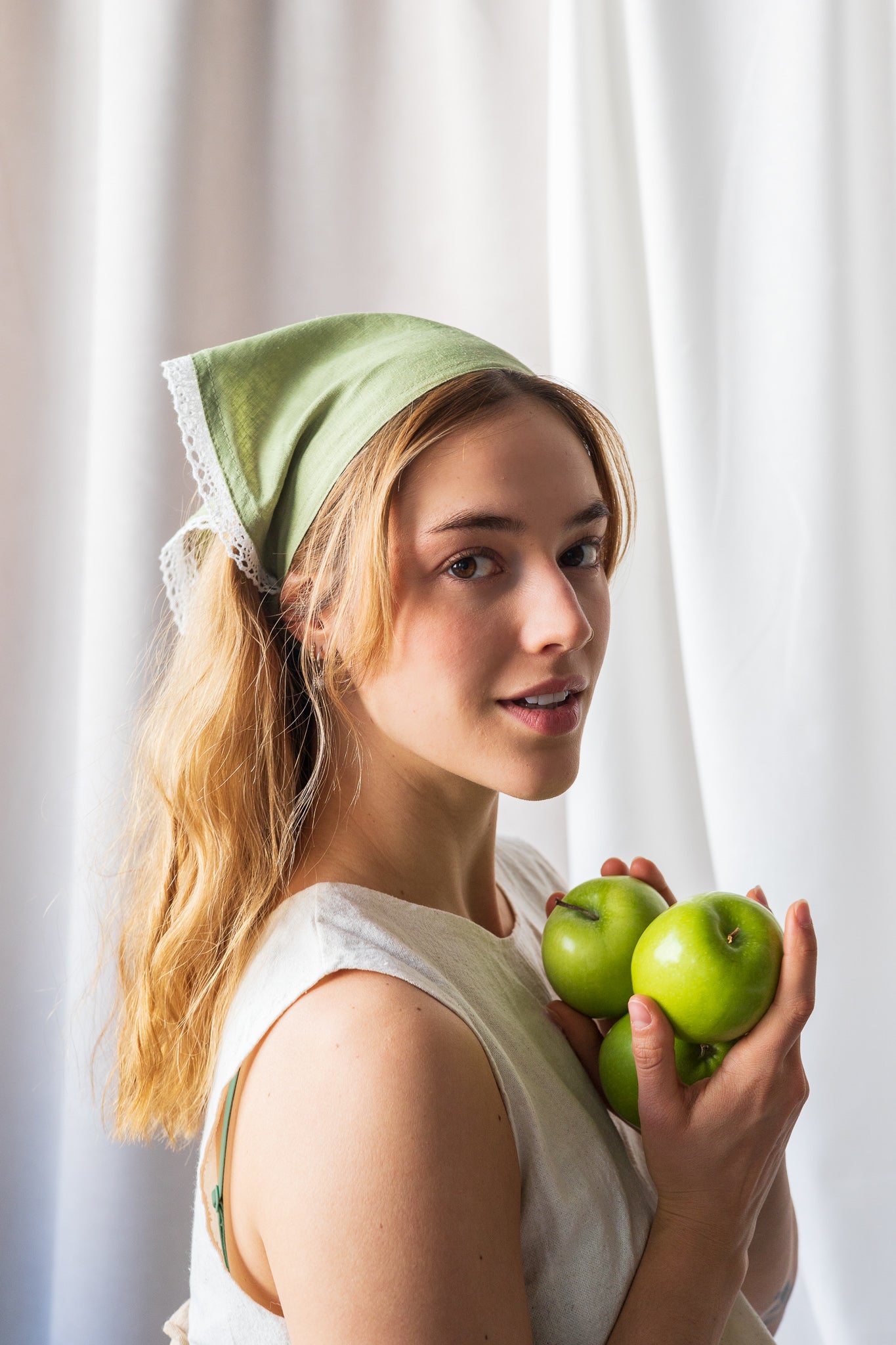Bandana en lin à bordure dentelle