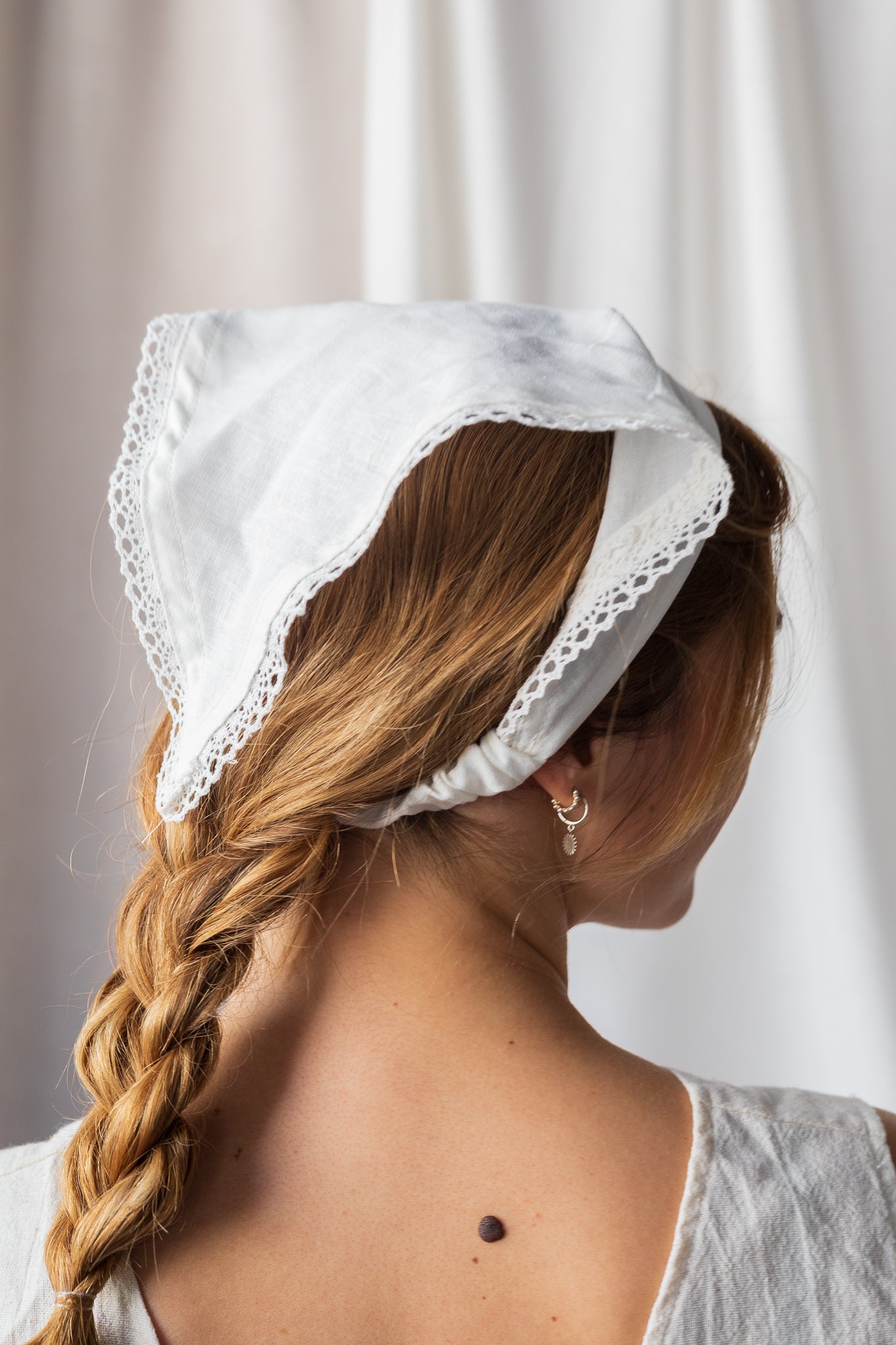 Bandana en lin à bordure dentelle