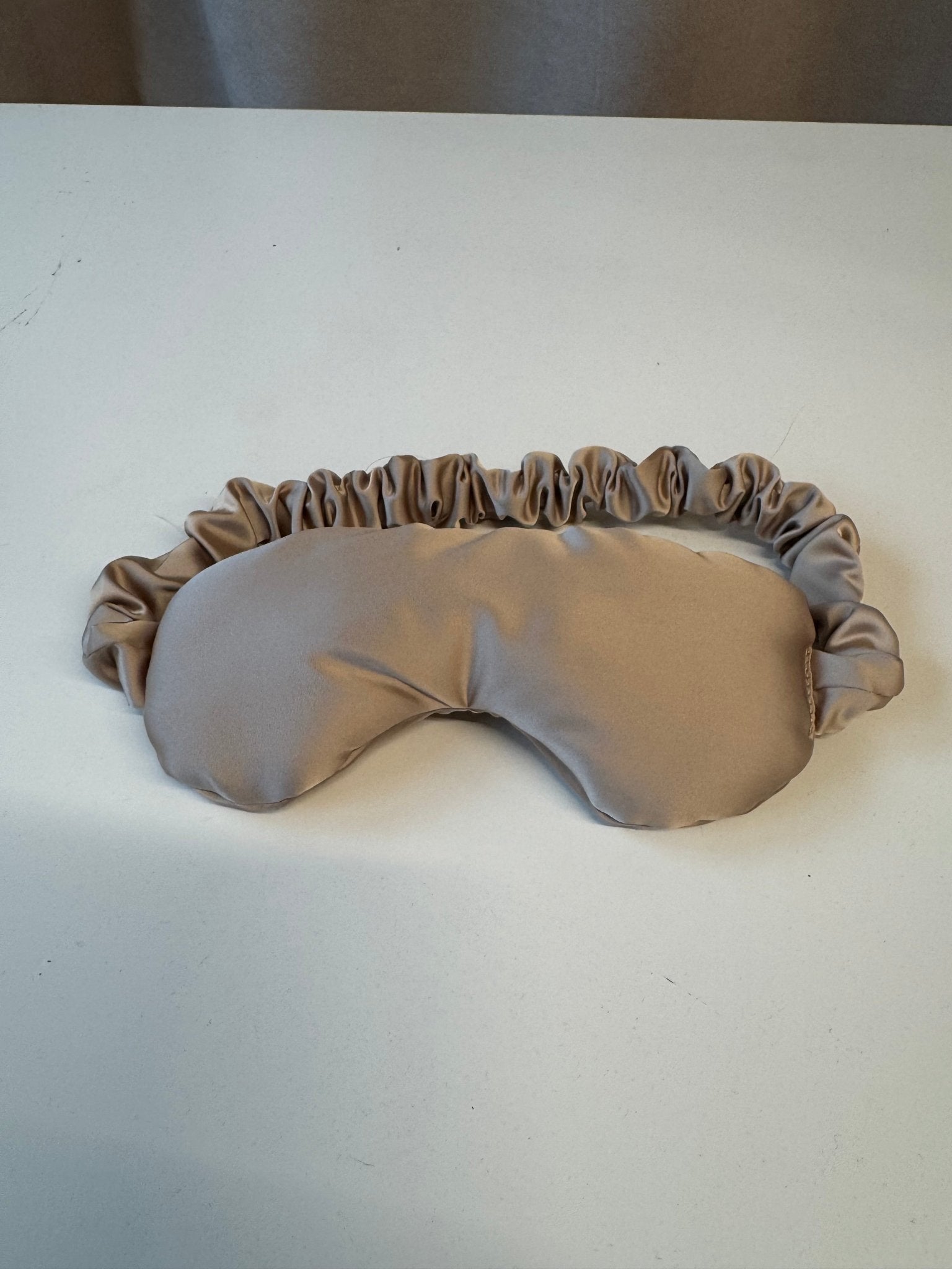 Imparfait - Masque de sommeil champagne - gibou.ca