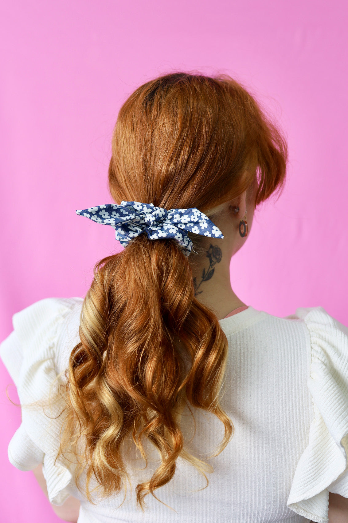 Échantillon - chouchou denim petites fleurs