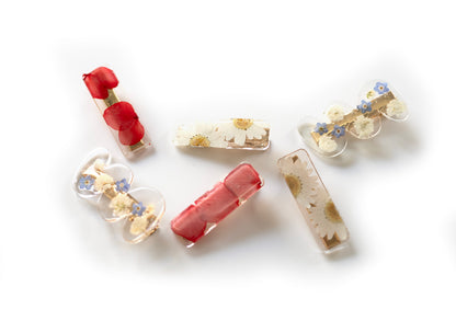 Straight barrette with dried flowers