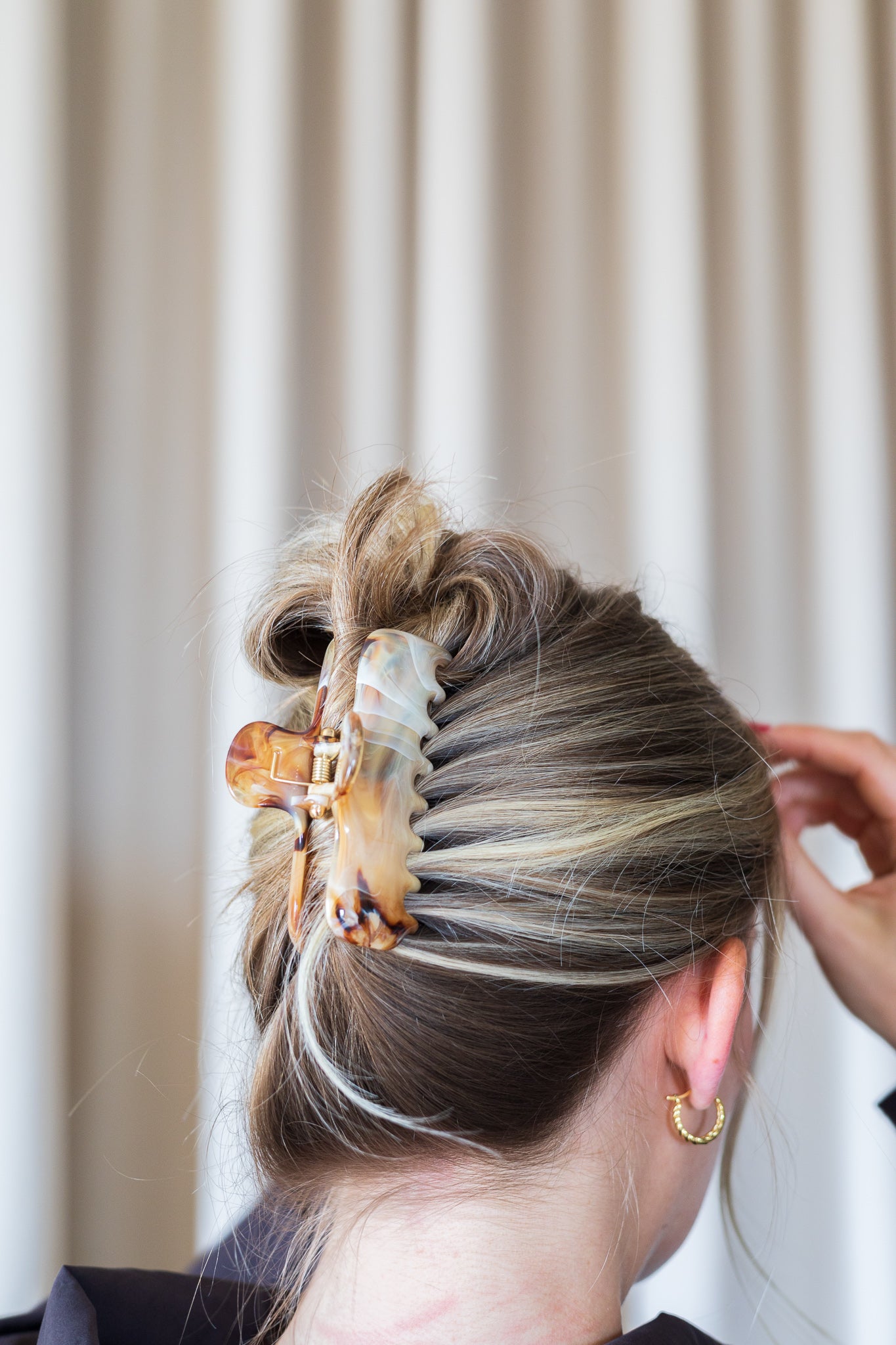 Grande pince à cheveux effet gel