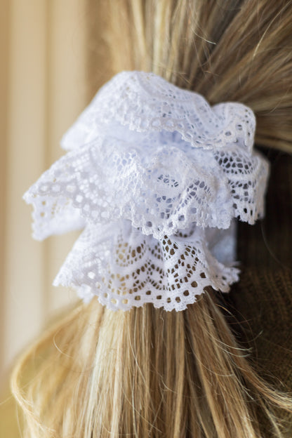 Chouchou en dentelle blanche