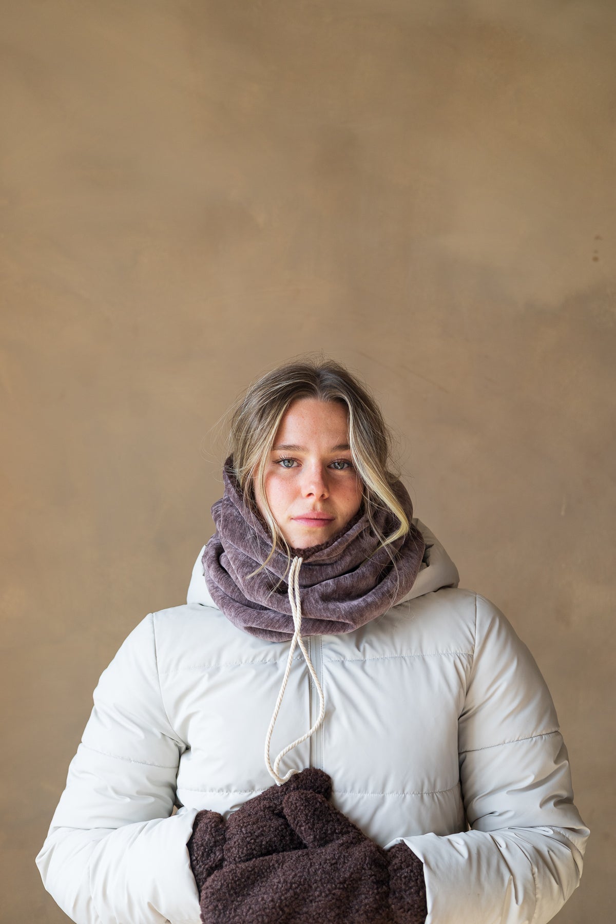 Reversible hooded fleece collar