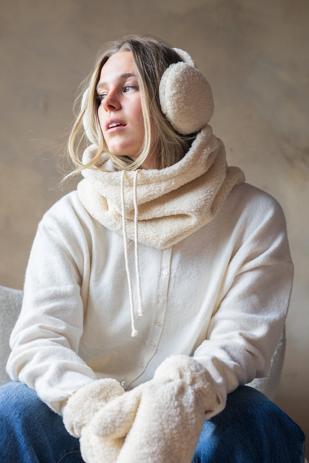 Reversible hooded fleece collar