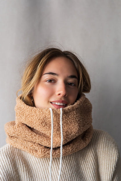 Satin inner hood collar