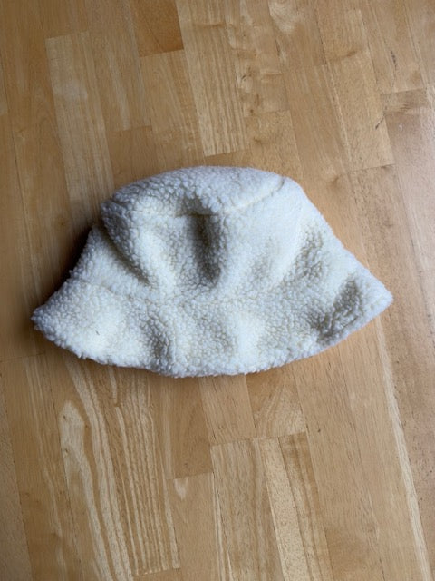 Échantillon - Chapeau molletonné crème