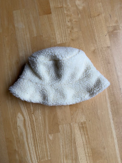 Échantillon - Chapeau molletonné crème