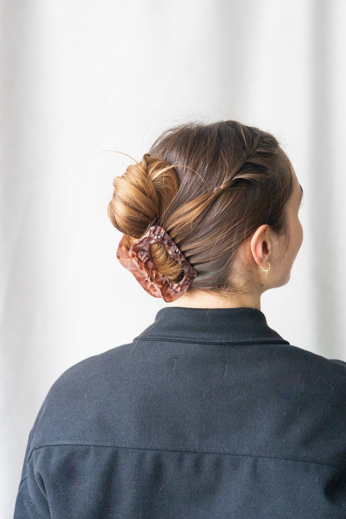 Imperfect - Ludi hazelnut brown acetate clip