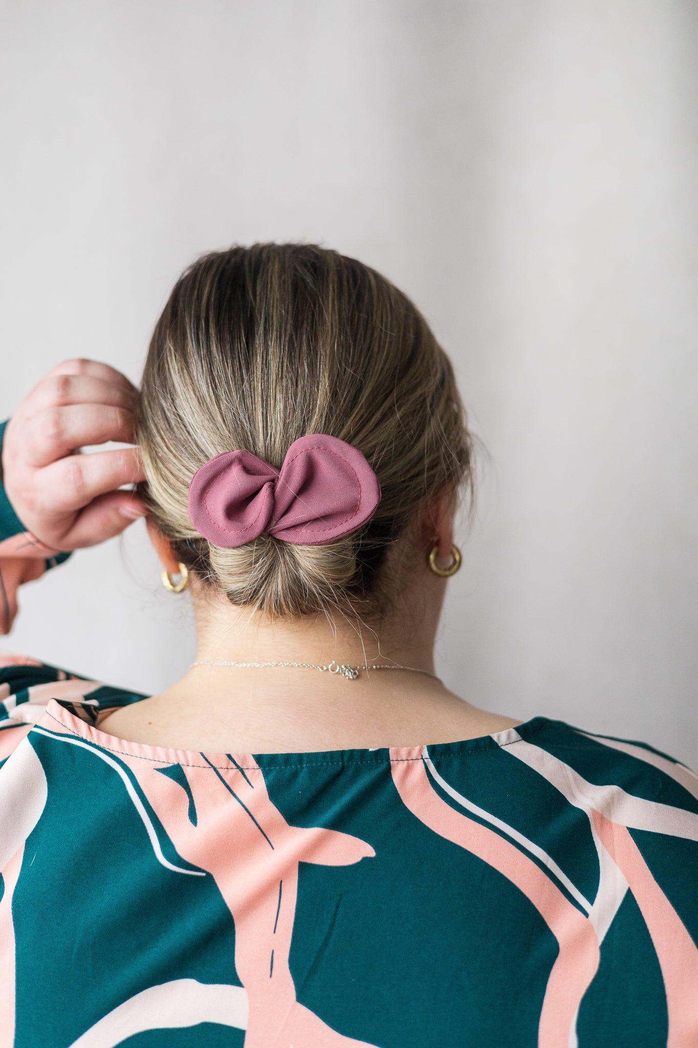 Imparfait - Mini chignon rose des bois