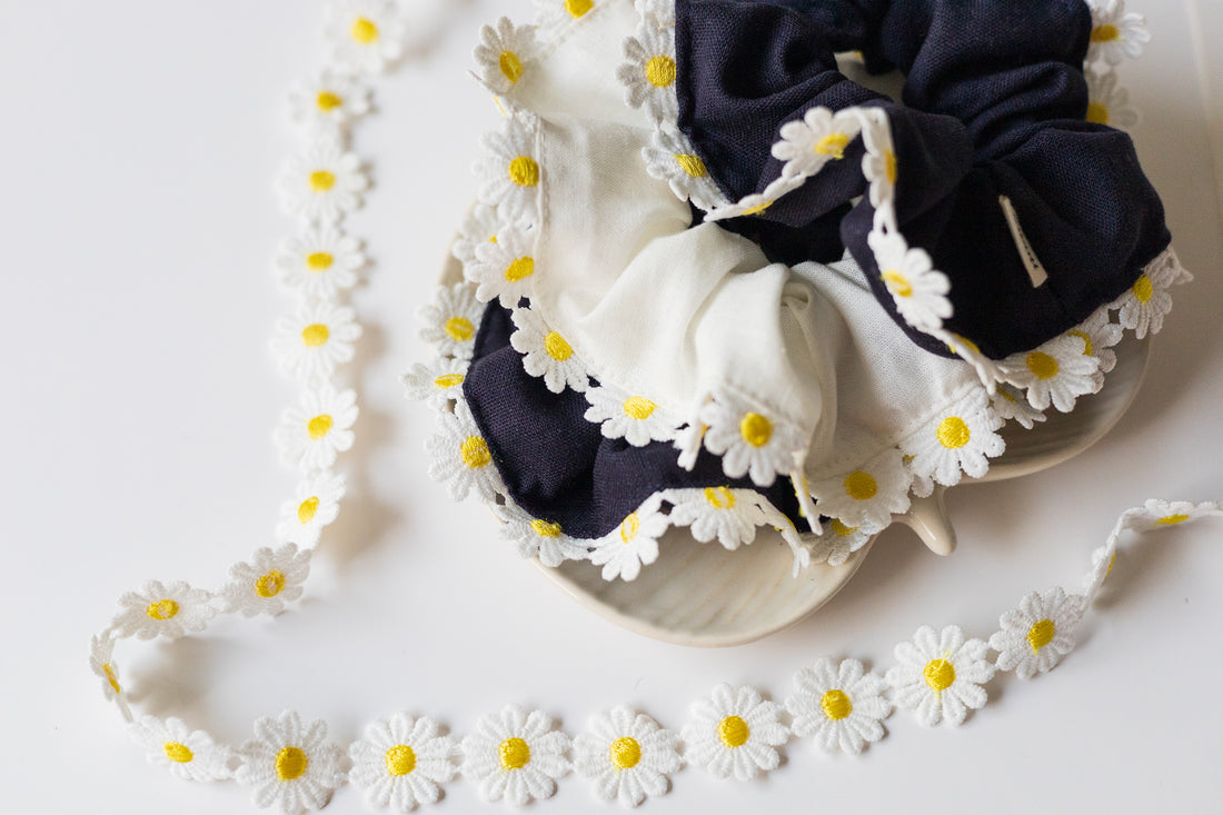 Chouchou à bordure marguerites