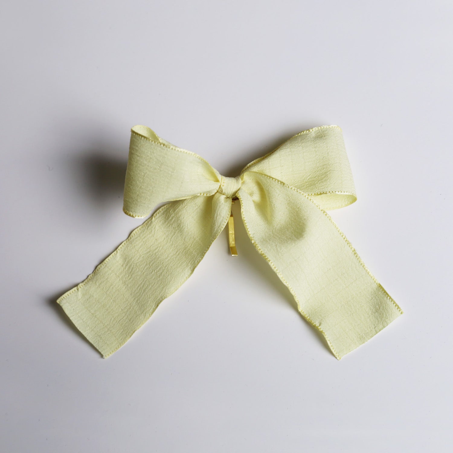 Ribbon loop on metal hook