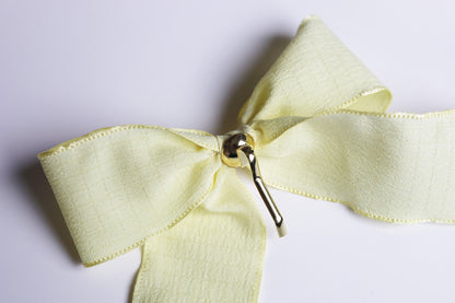 Ribbon loop on metal hook