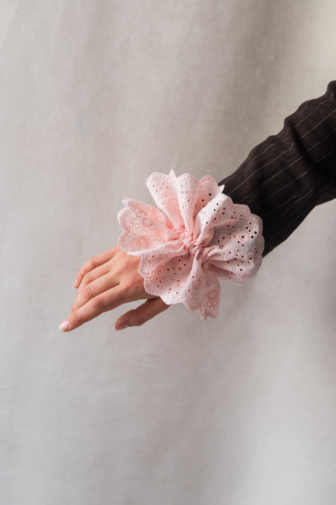 Chouchou broderie anglaise