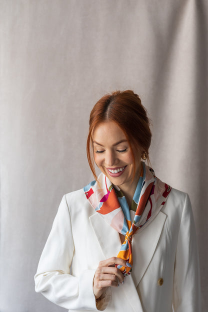 Multifunctional scarf