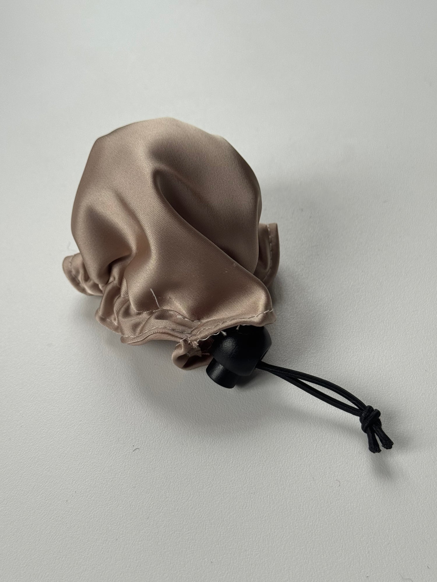 Sample - Champagne bun cover