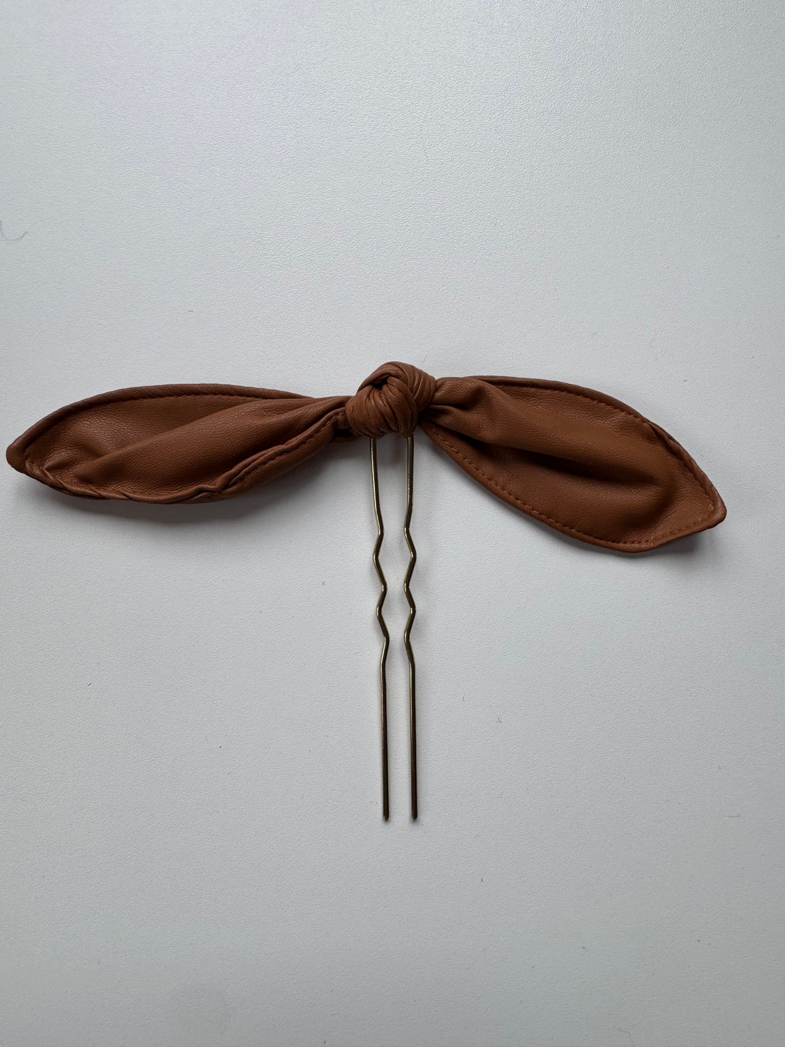 Sample - Faux leather curly hair clip