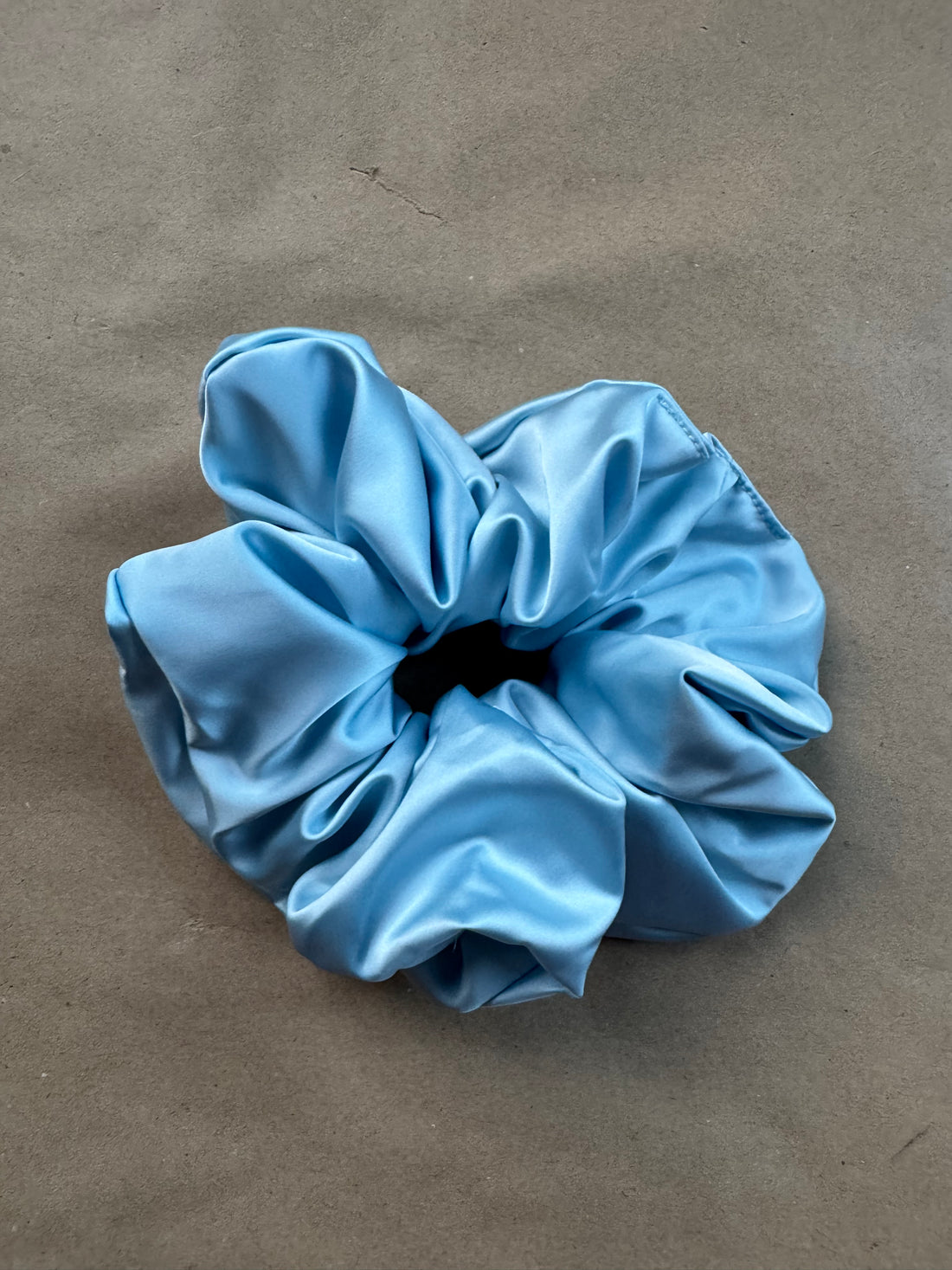Échantillon - Chouchou XXL en satin bleu