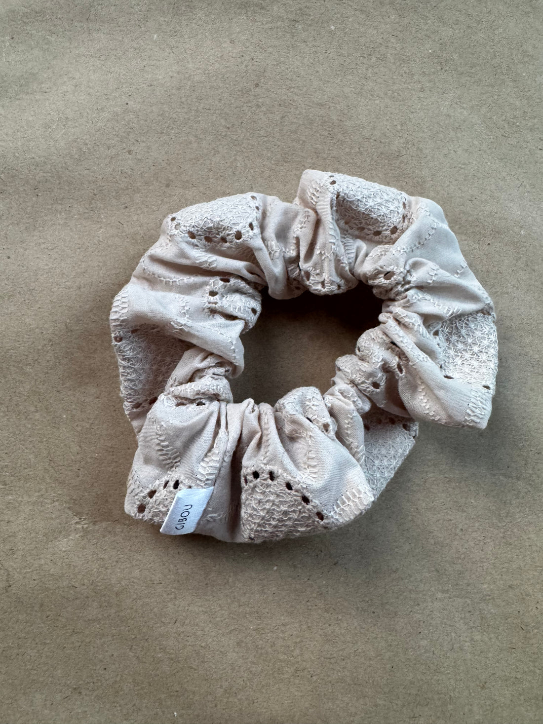 Échantillon - Chouchou dentelle anglaise latté