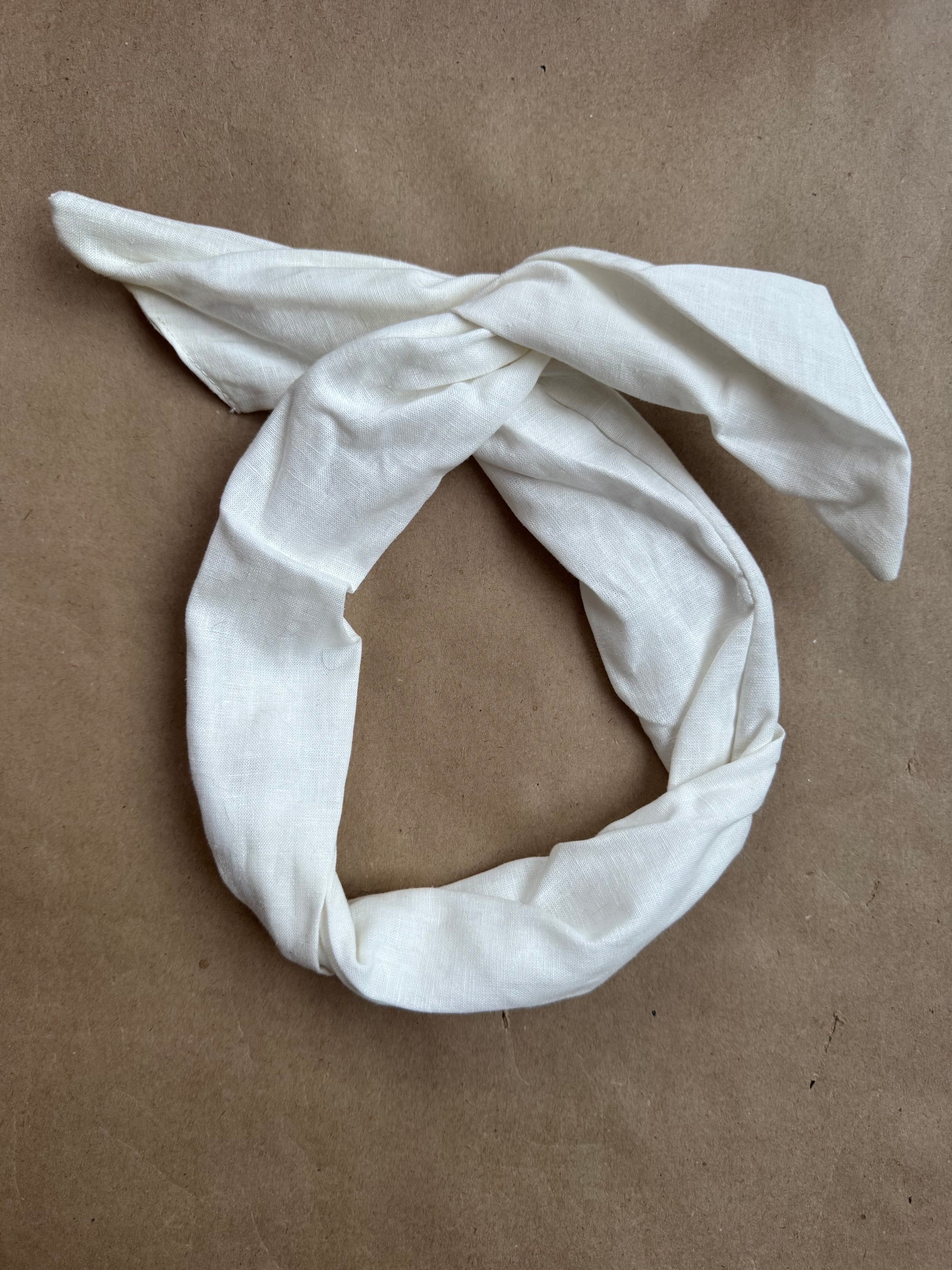 Imparfait - Bandeau large à torsader en lin blanc