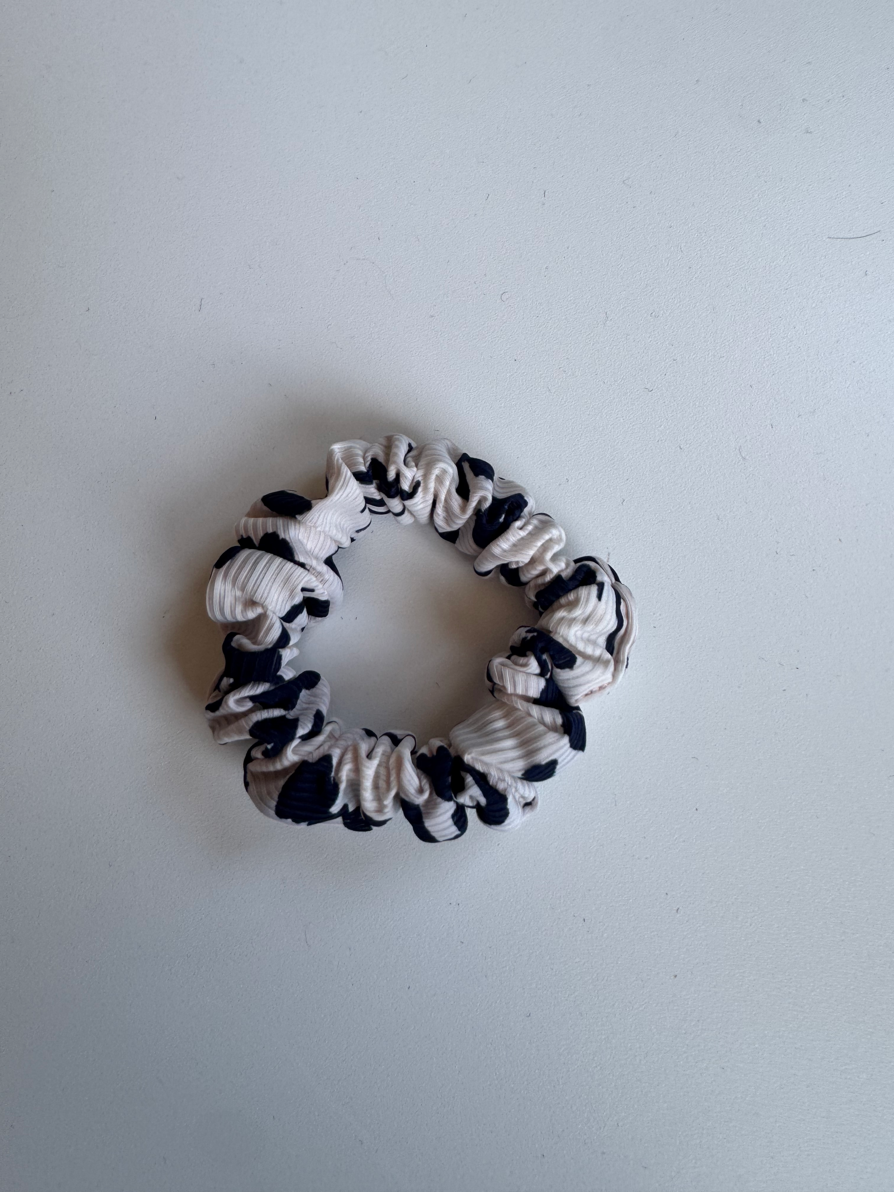 Sample - Mystery scrunchie
