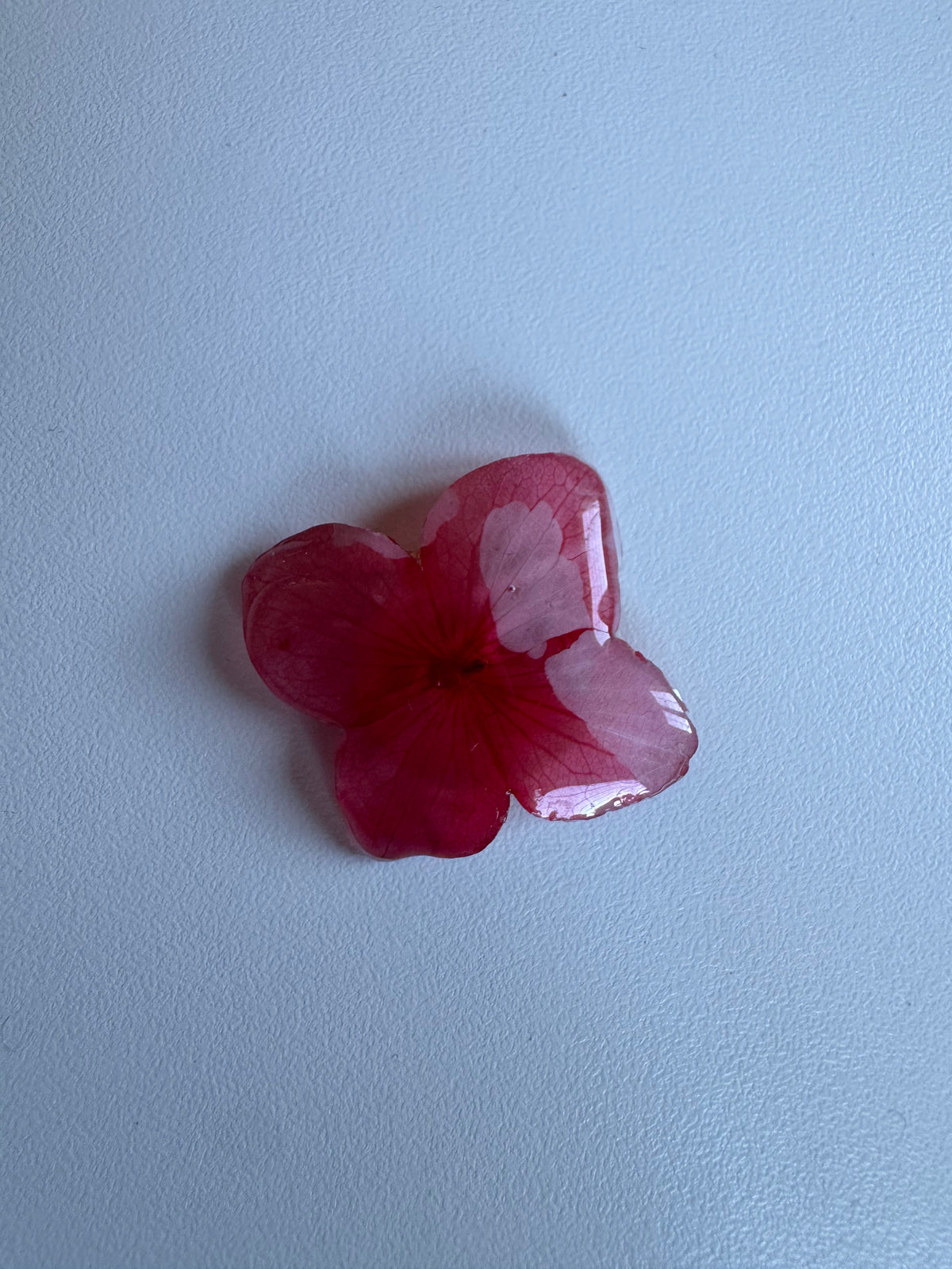 Imparfait - Cache bouton en fleur rouge