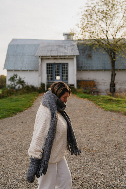 Foulard en molletonné bouclé à franges - gibou.ca