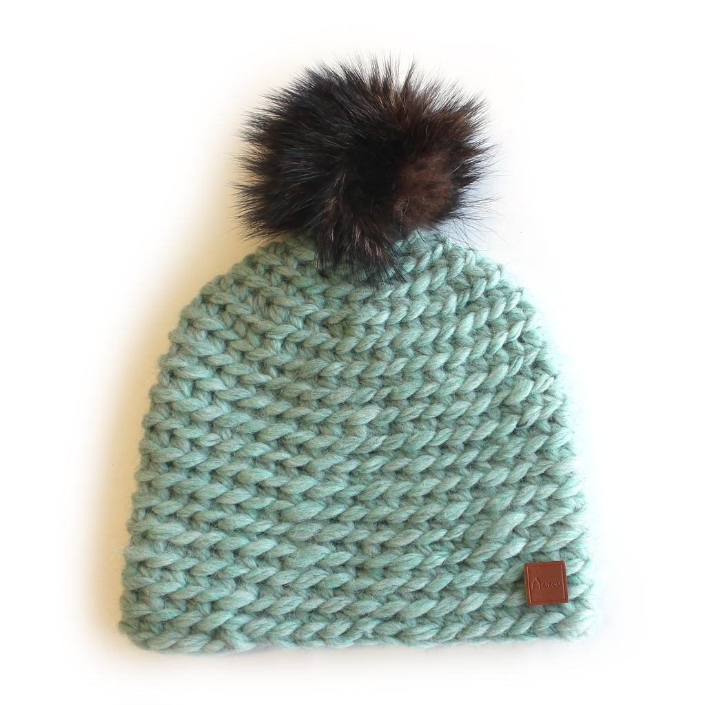 Tuque tricotée à la main - pompon raton recyclé